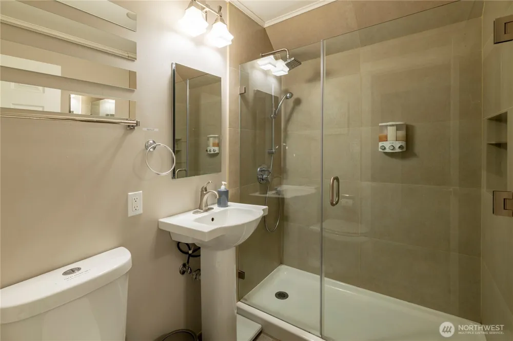 11633 NE 92nd Street Kirkland, WA 98033