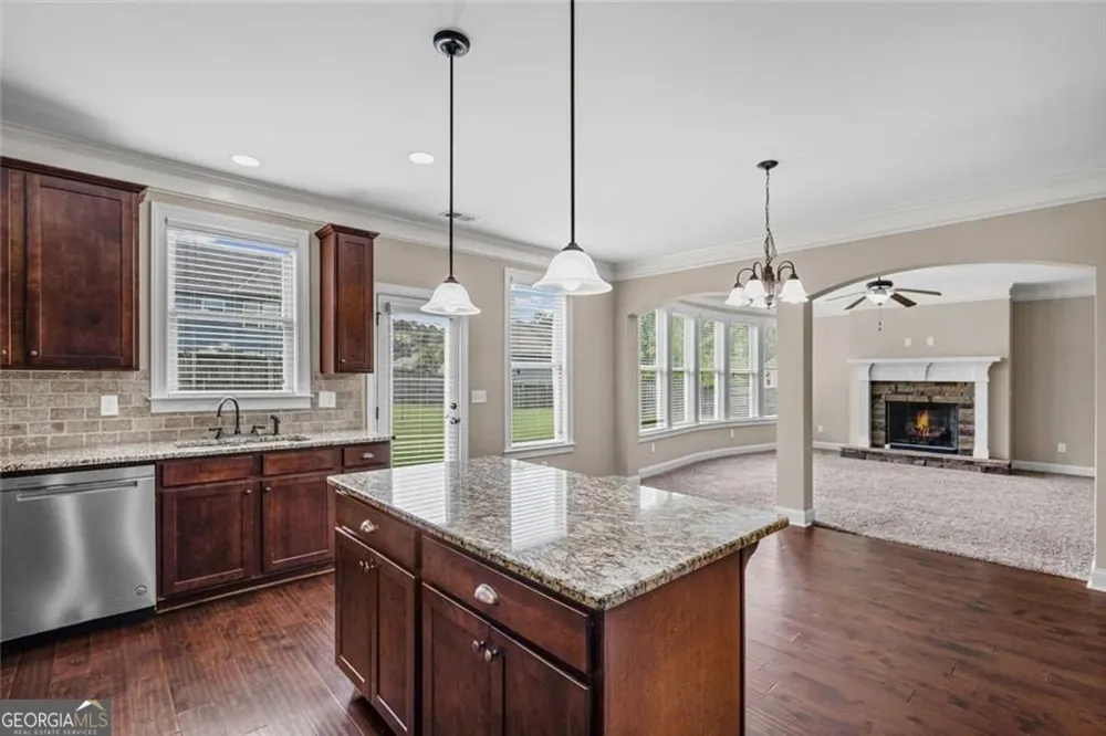 1125 Acorn Oak DR Lawrenceville, GA 30045