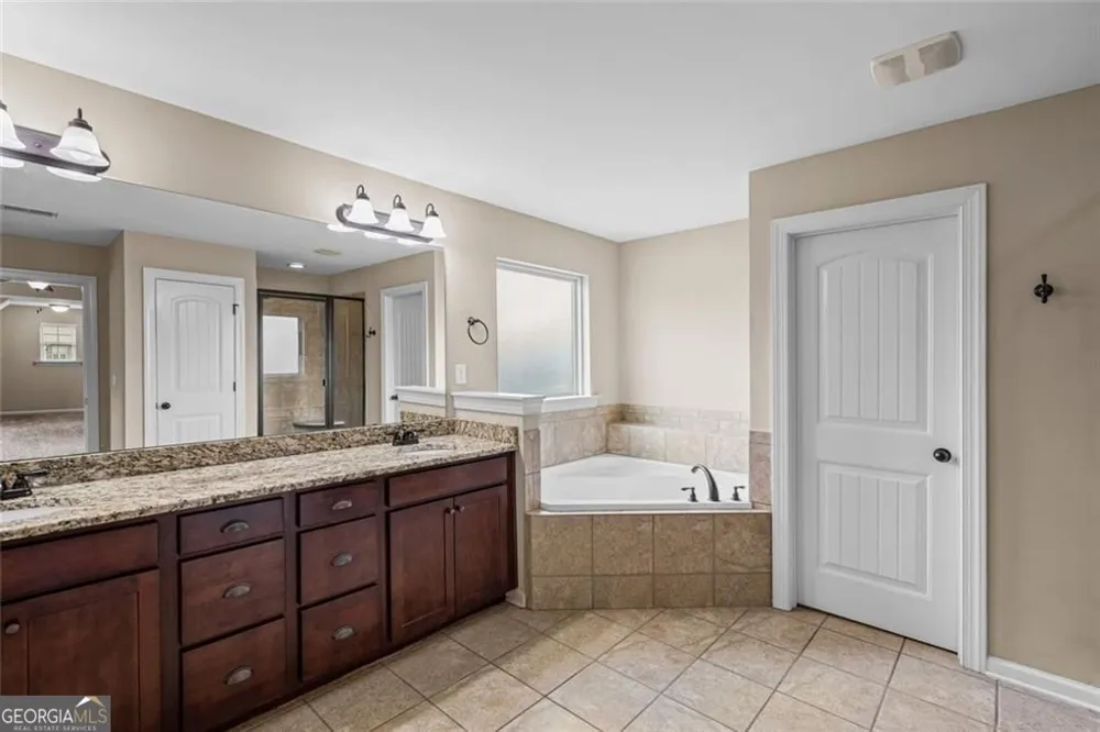 1125 Acorn Oak DR Lawrenceville, GA 30045