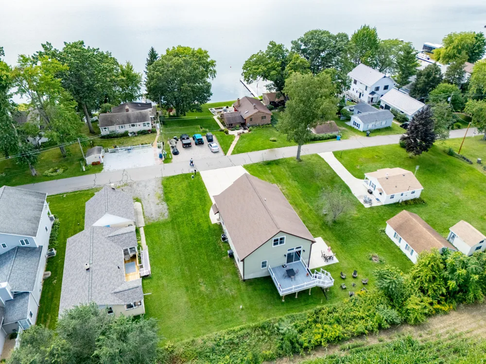 32144 Chamberlin Drive Lawton, MI 49065