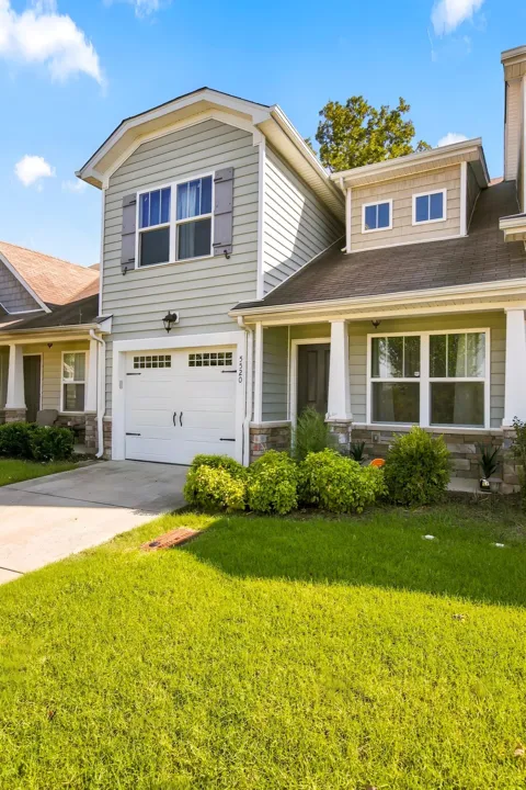 5520 Hamilton Cir