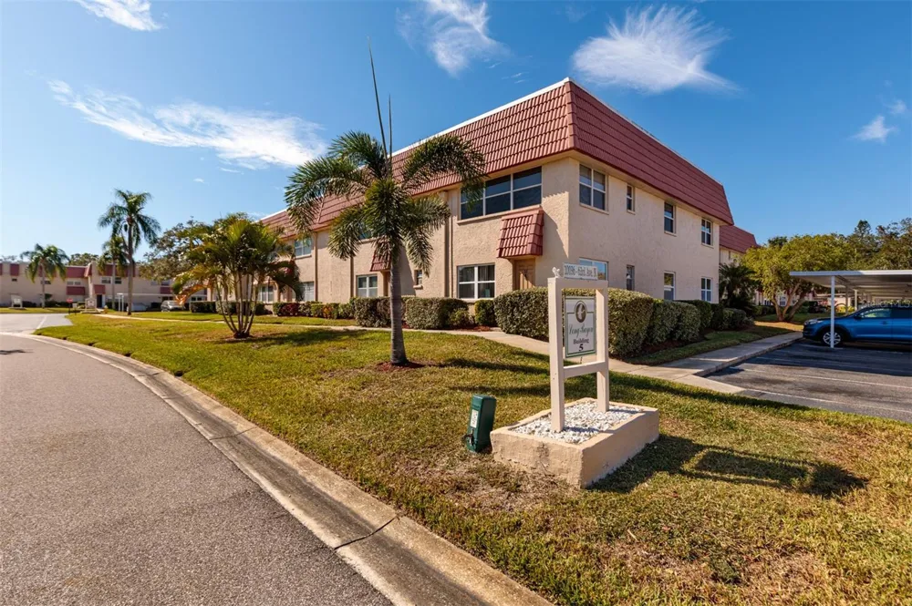 10036 63RD AVENUE #17 St Petersburg, FL 33708