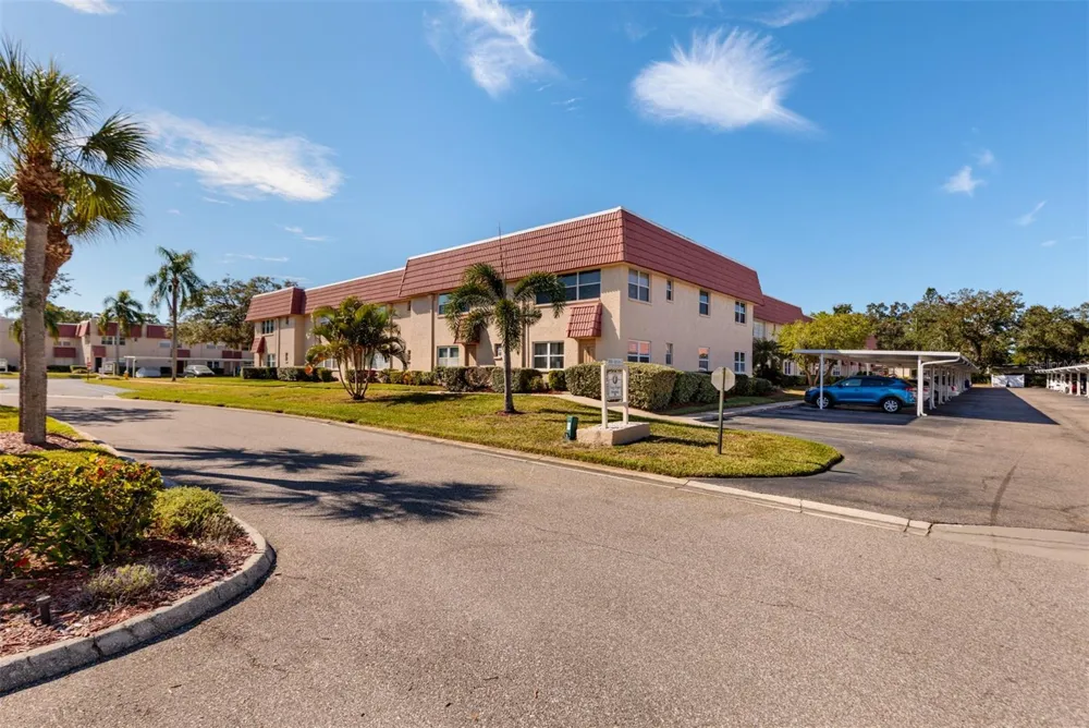 10036 63RD AVENUE #17 St Petersburg, FL 33708