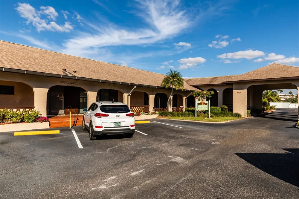 10036 63RD AVENUE #17 St Petersburg, FL 33708