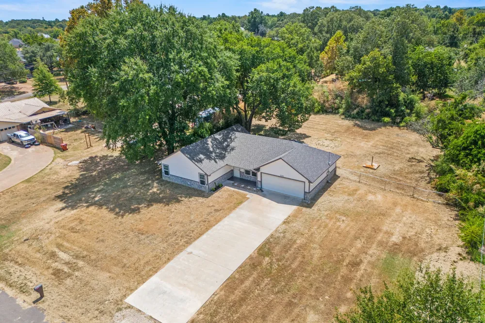 5250 Cooper Street Reno, TX 75462