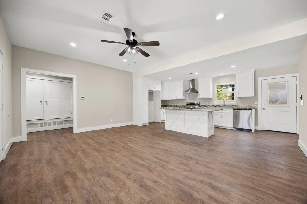 5250 Cooper Street Reno, TX 75462