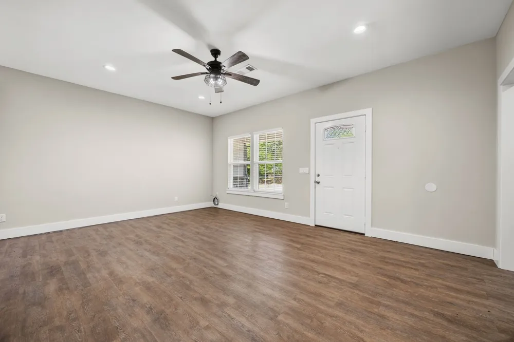 5250 Cooper Street Reno, TX 75462