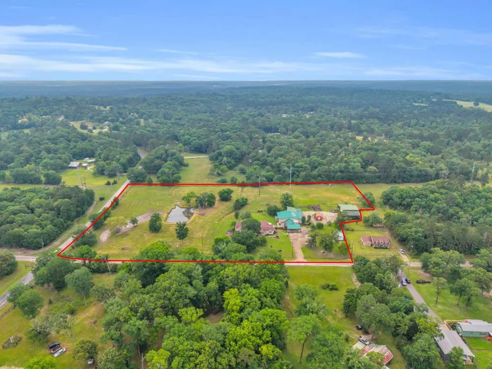 103 Roundabout Lane Huntsville, TX 77320