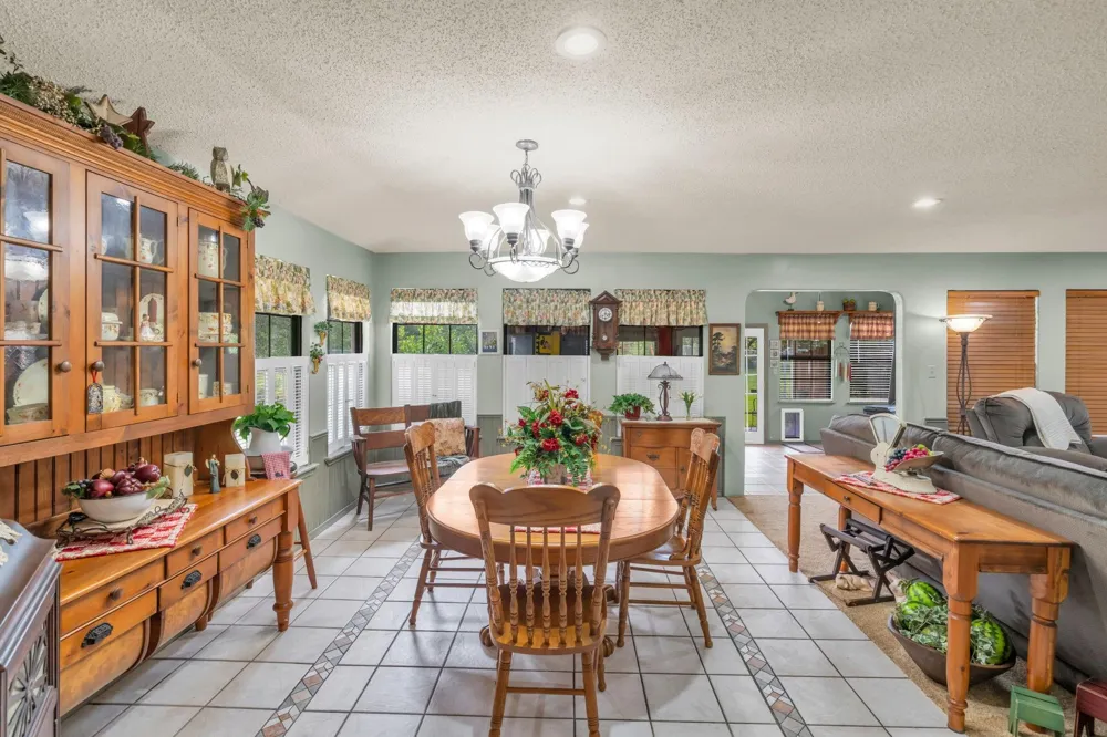 103 Roundabout Lane Huntsville, TX 77320
