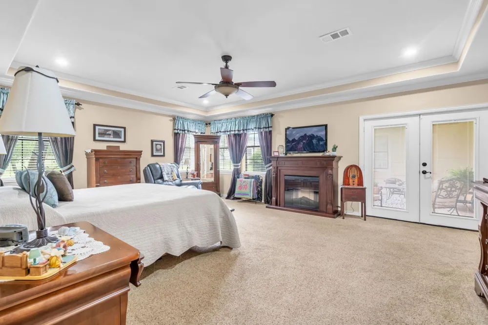 103 Roundabout Lane Huntsville, TX 77320
