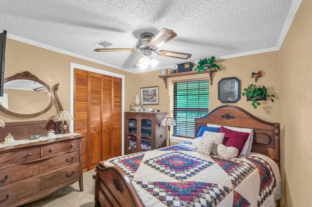 103 Roundabout Lane Huntsville, TX 77320