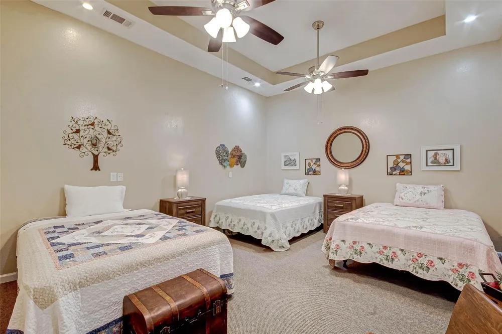 103 Roundabout Lane Huntsville, TX 77320