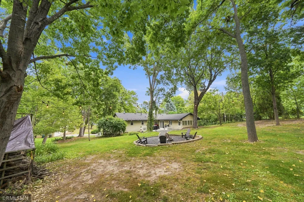 13240 Dahlgren Road Minnetonka, MN 55305