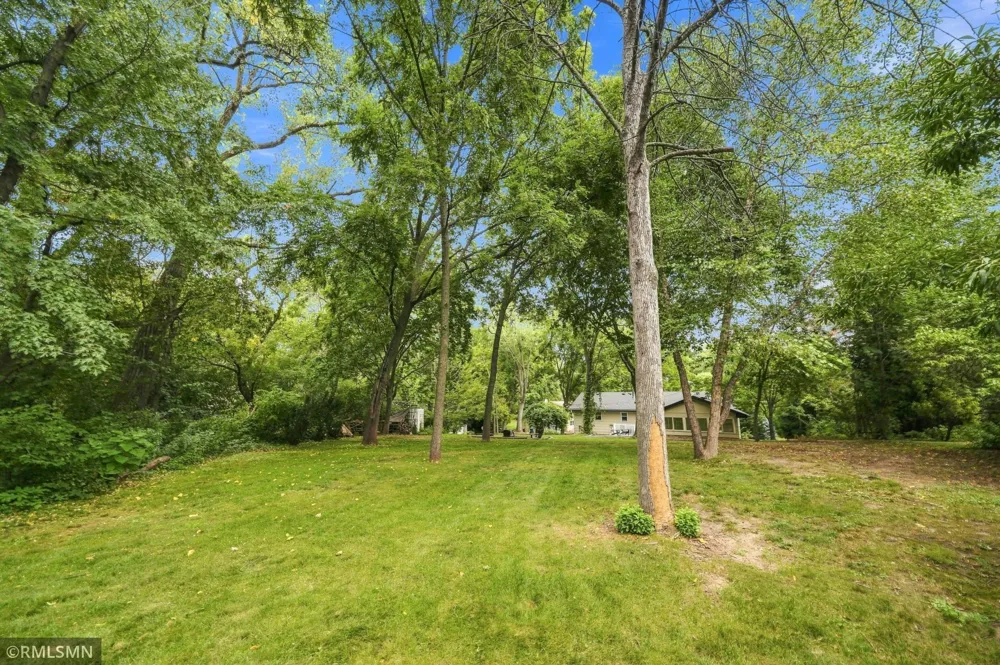 13240 Dahlgren Road Minnetonka, MN 55305