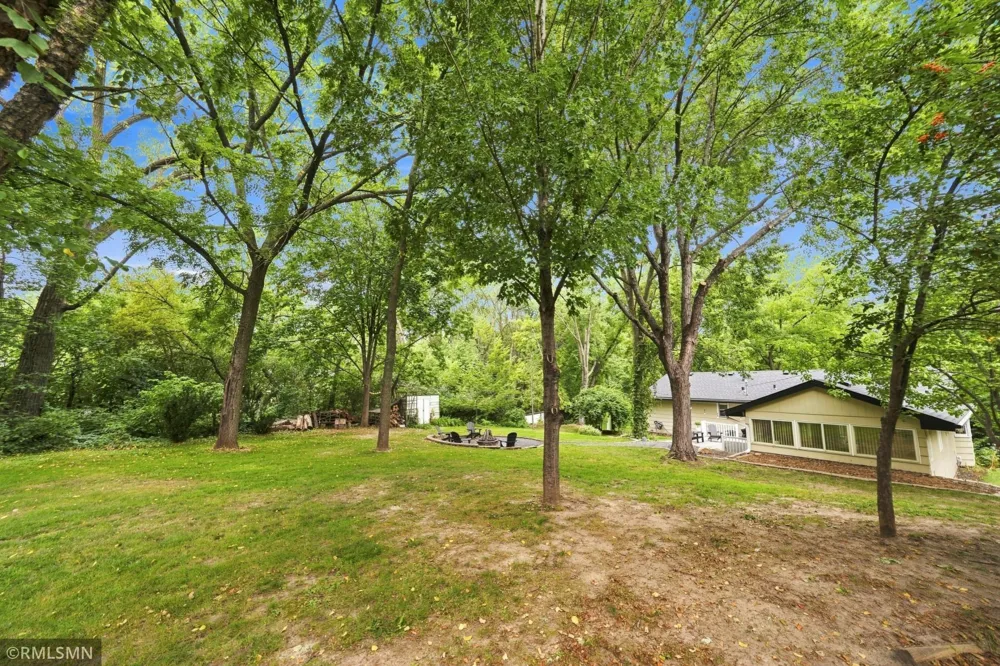 13240 Dahlgren Road Minnetonka, MN 55305