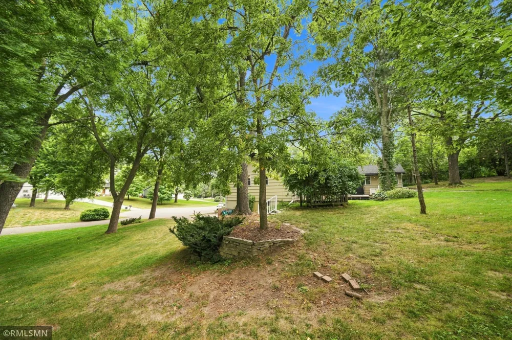 13240 Dahlgren Road Minnetonka, MN 55305