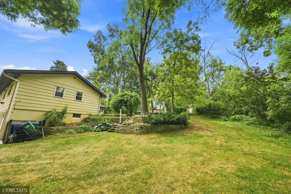 13240 Dahlgren Road Minnetonka, MN 55305
