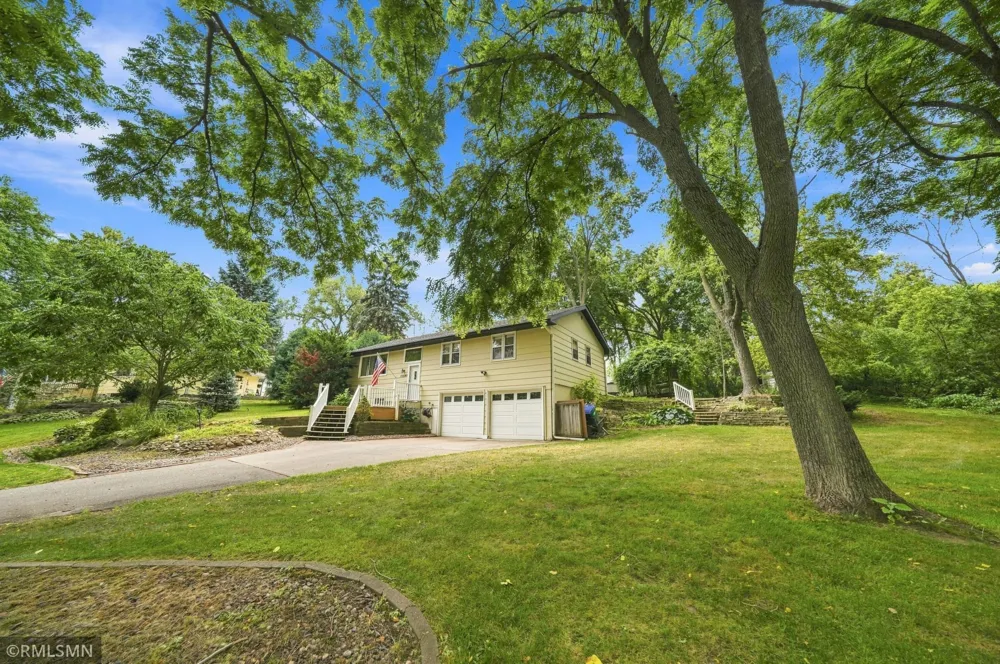 13240 Dahlgren Road Minnetonka, MN 55305