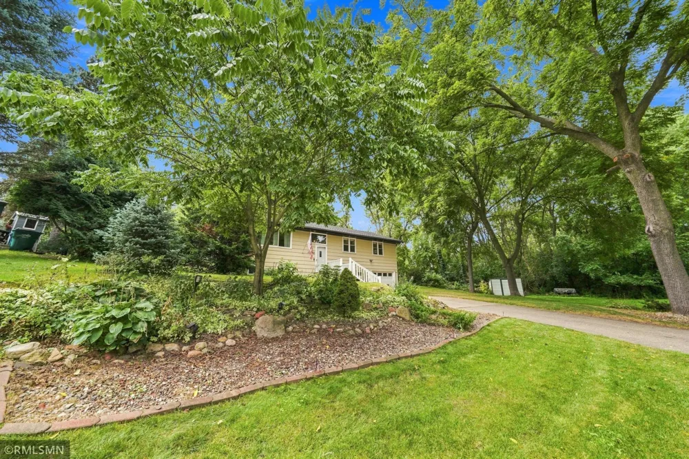 13240 Dahlgren Road Minnetonka, MN 55305