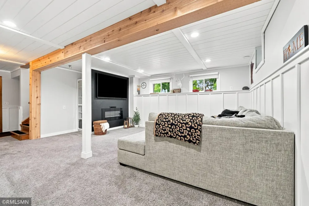 13240 Dahlgren Road Minnetonka, MN 55305