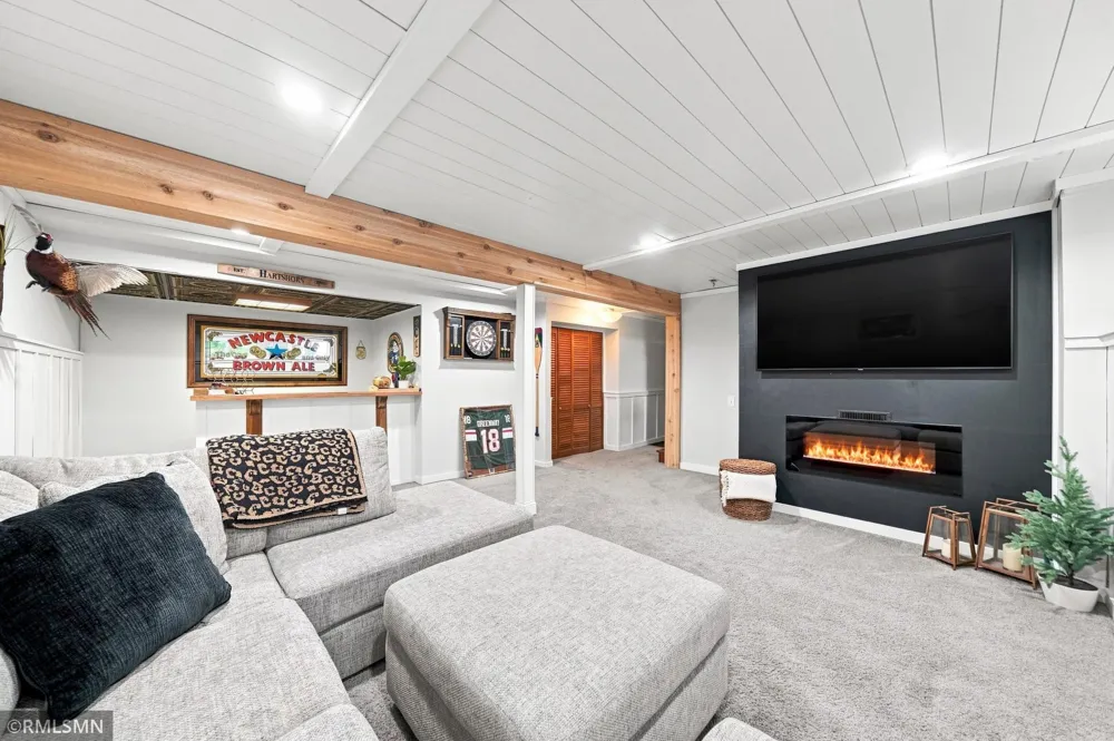13240 Dahlgren Road Minnetonka, MN 55305