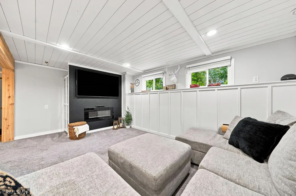 13240 Dahlgren Road Minnetonka, MN 55305