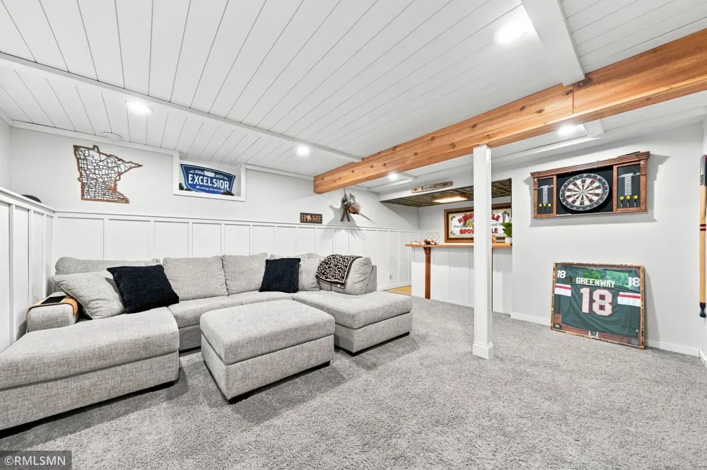 13240 Dahlgren Road Minnetonka, MN 55305