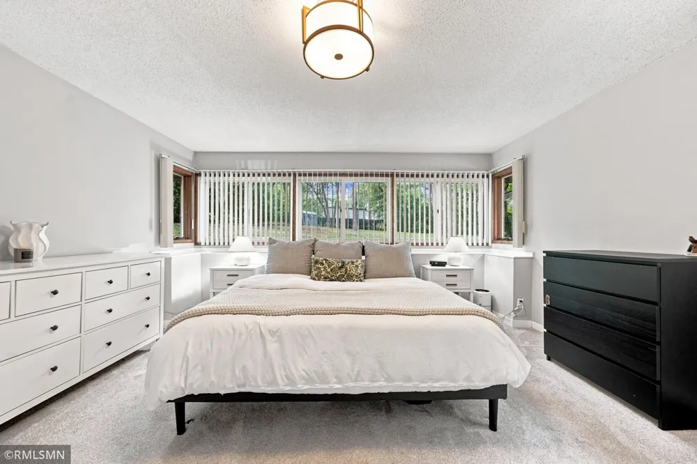 13240 Dahlgren Road Minnetonka, MN 55305