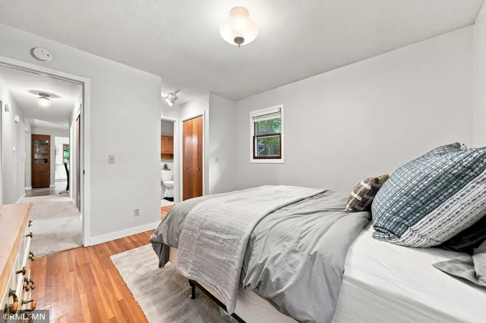 13240 Dahlgren Road Minnetonka, MN 55305