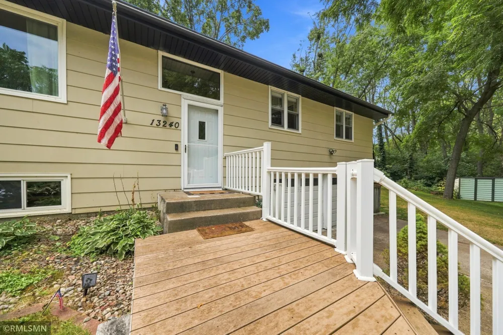 13240 Dahlgren Road Minnetonka, MN 55305