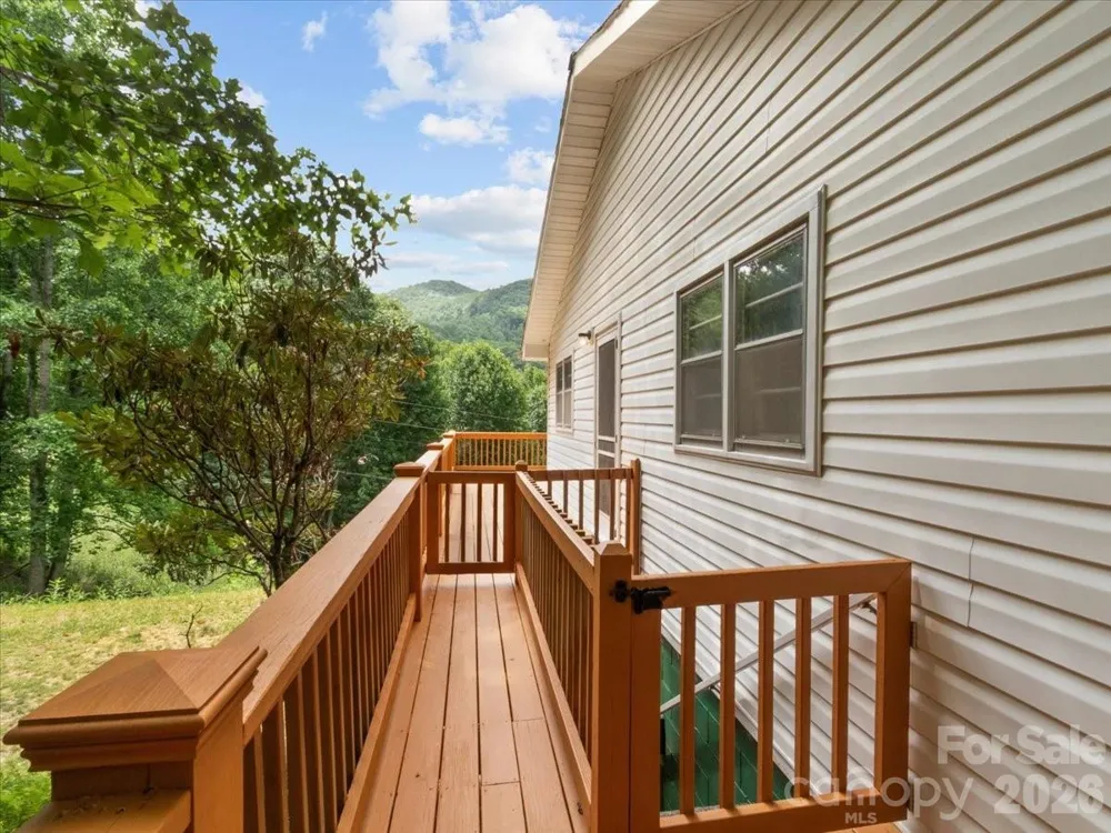 198 Florida Hill Drive Green Mountain, NC 28740