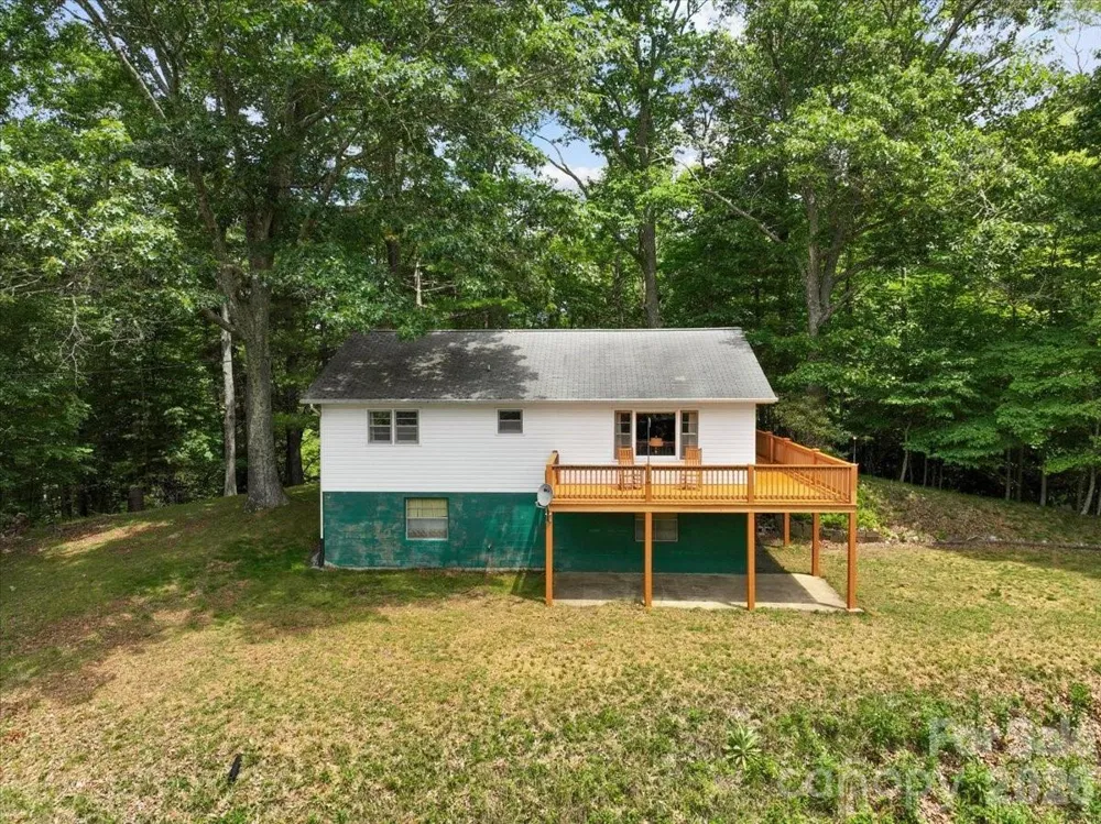 198 Florida Hill Drive Green Mountain, NC 28740