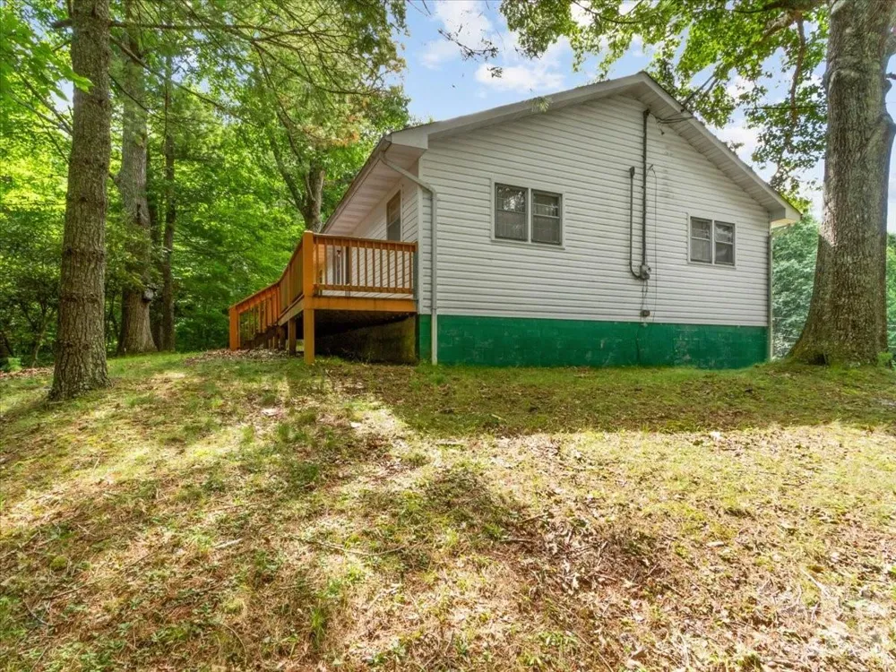 198 Florida Hill Drive Green Mountain, NC 28740
