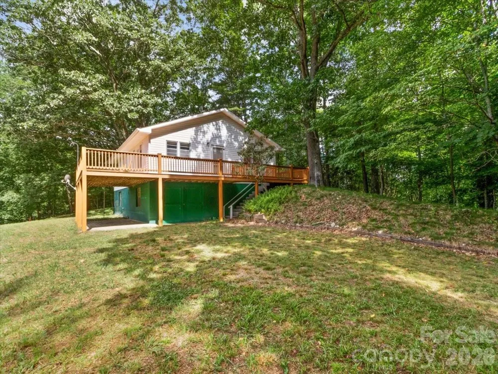 198 Florida Hill Drive Green Mountain, NC 28740