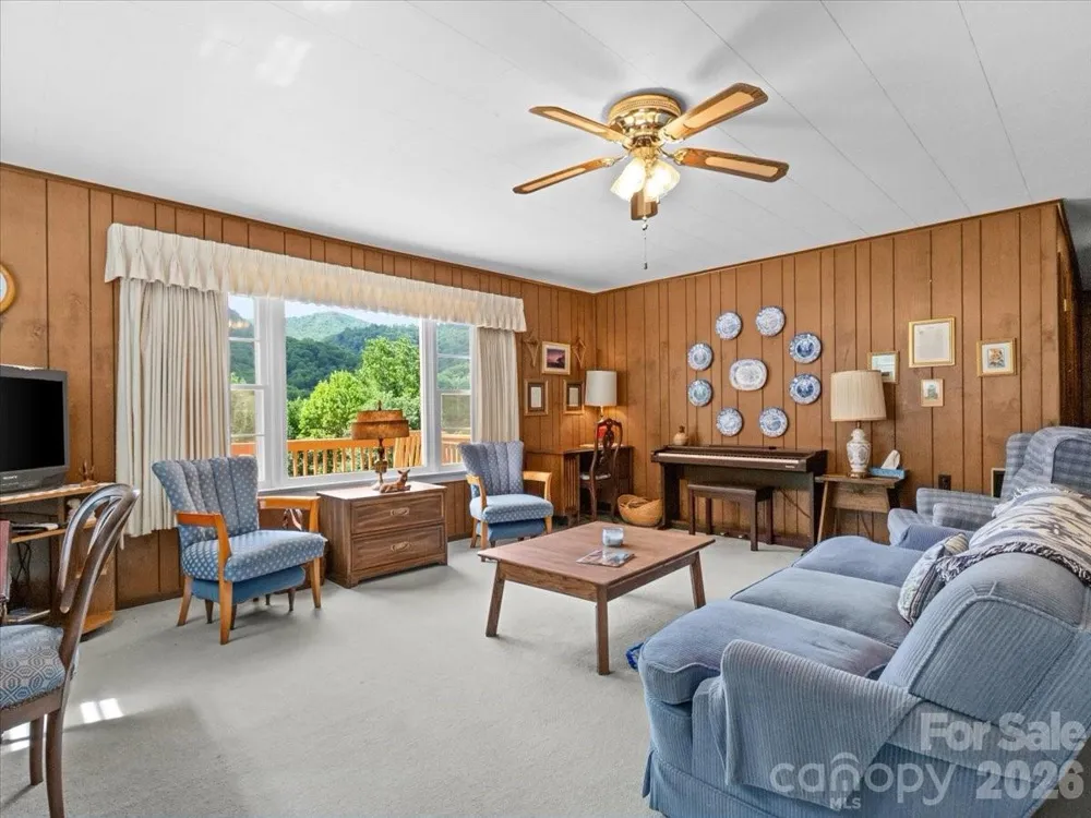 198 Florida Hill Drive Green Mountain, NC 28740