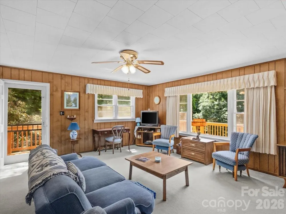198 Florida Hill Drive Green Mountain, NC 28740