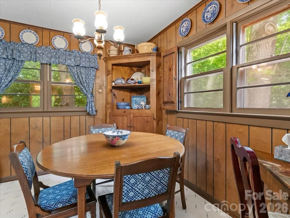 198 Florida Hill Drive Green Mountain, NC 28740