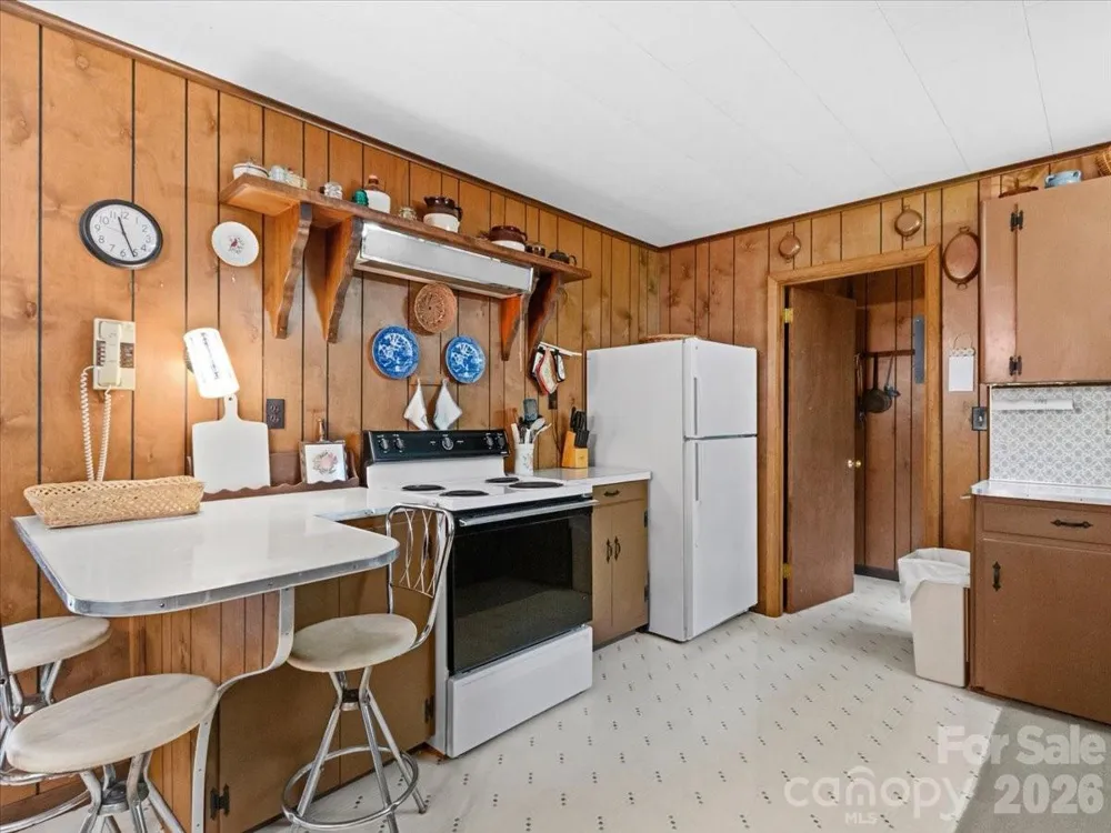 198 Florida Hill Drive Green Mountain, NC 28740