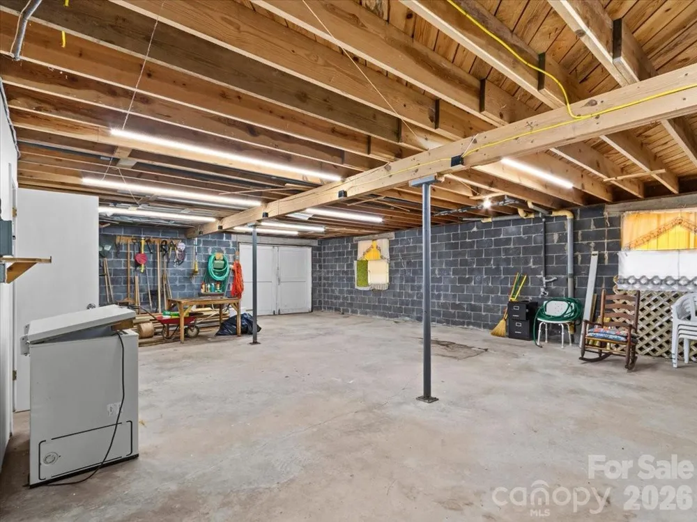 198 Florida Hill Drive Green Mountain, NC 28740