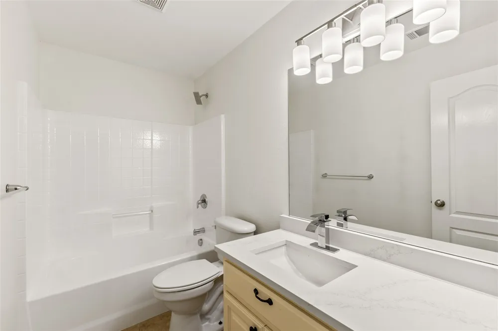 401 Hidden Knoll Drive Burleson, TX 76028