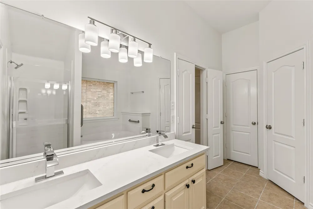 401 Hidden Knoll Drive Burleson, TX 76028