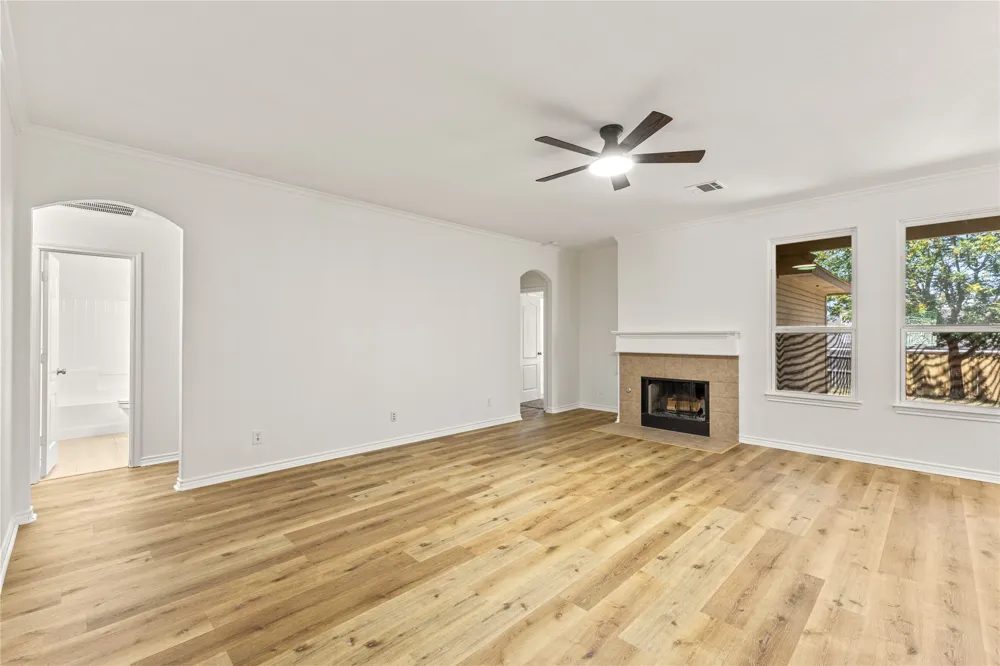 401 Hidden Knoll Drive Burleson, TX 76028