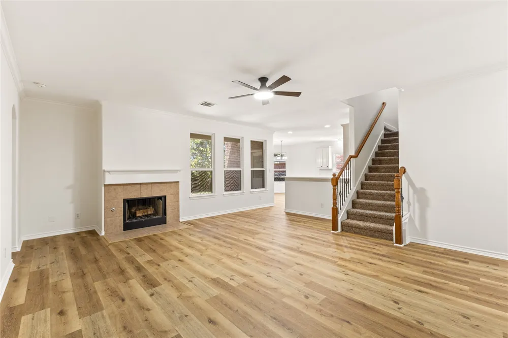 401 Hidden Knoll Drive Burleson, TX 76028