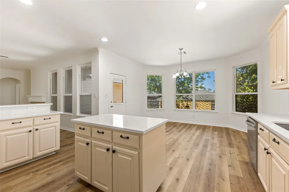 401 Hidden Knoll Drive Burleson, TX 76028