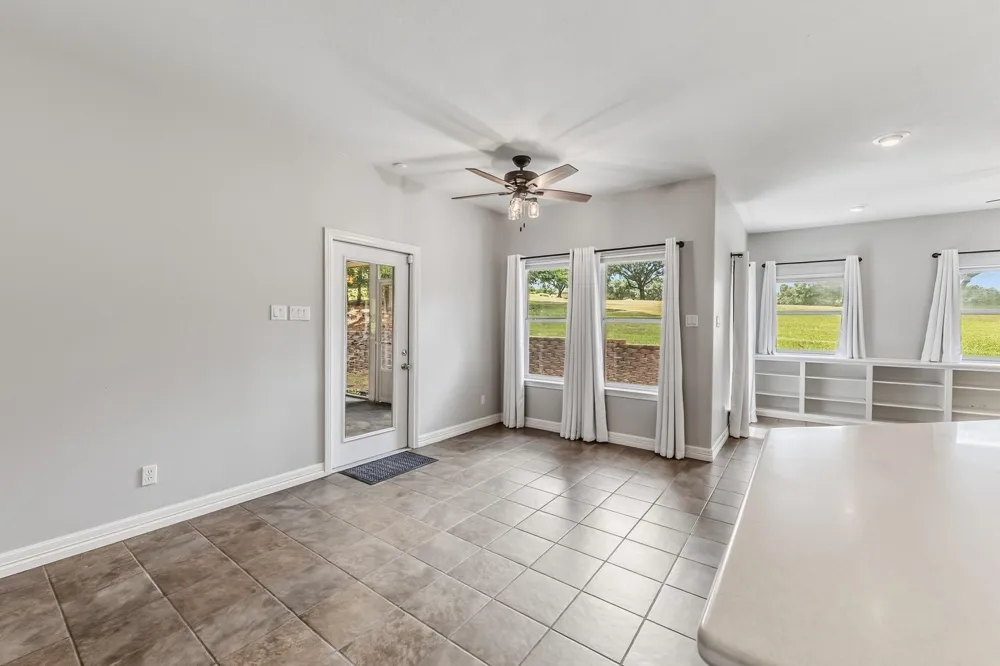 501 Cherry Hills Drive Huntsville, TX 77340