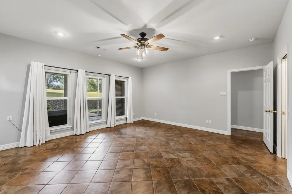 501 Cherry Hills Drive Huntsville, TX 77340