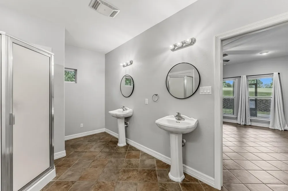 501 Cherry Hills Drive Huntsville, TX 77340