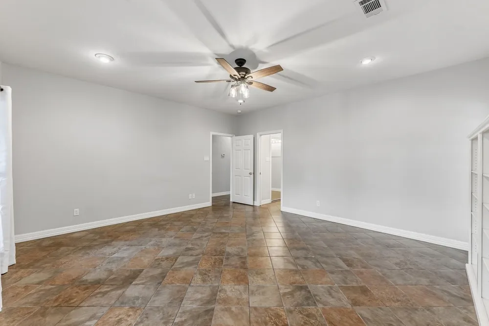 501 Cherry Hills Drive Huntsville, TX 77340