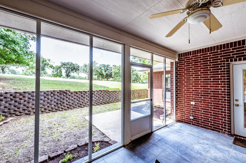 501 Cherry Hills Drive Huntsville, TX 77340