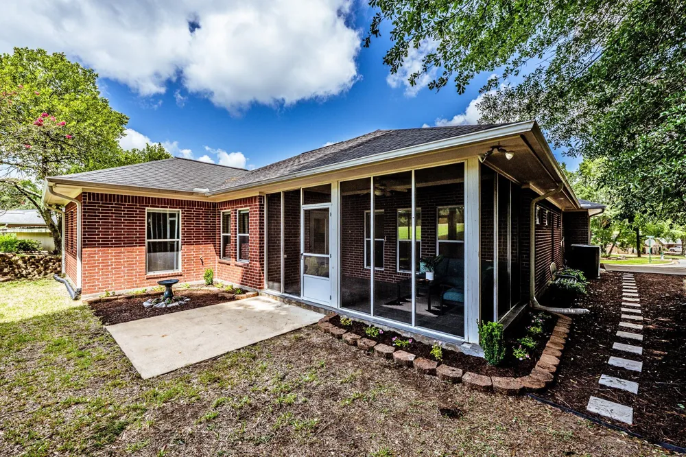 501 Cherry Hills Drive Huntsville, TX 77340